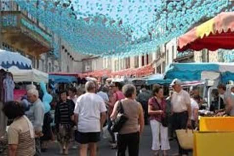 Hugely popular Piegut market - Wednesday Morning